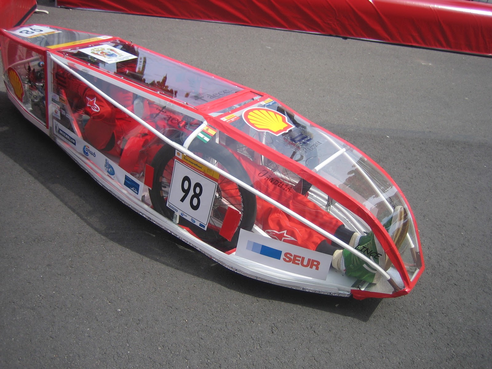 Presentación vehículo ecológico LINCE 2.1